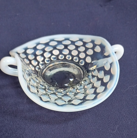 VTG Hobnail Candy Dish with handles - Picture 3 of 4